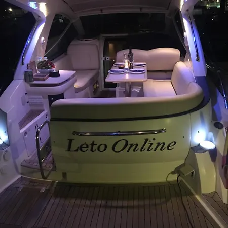 Leto Online Úszó hotel *